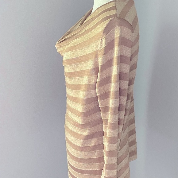 Jones of New York Metalic Gold Long Sleeve Scoop Neck Sweater size XL - Picture 7 of 7